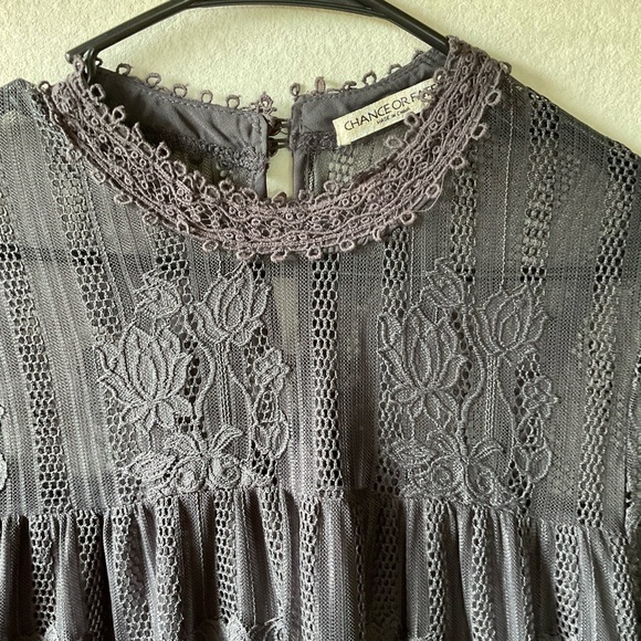 Chance or Fate Elegant Lace Tunic Top. Size L. - Picture 5 of 10